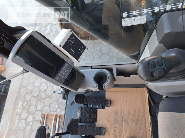 Гусеничный экскаватор Cat 390FL: фото 27