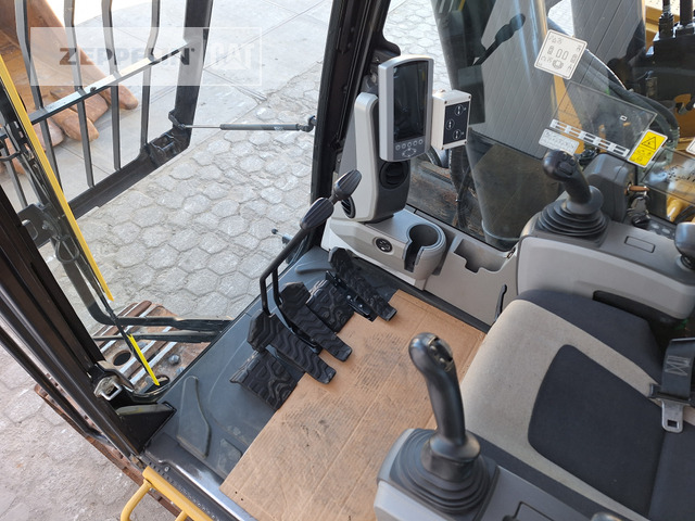 Гусеничный экскаватор Cat 390FL: фото 26