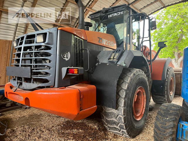 Hitachi ZW220 - Колёсный погрузчик: фото 3 Hitachi ZW220 - Колёсный погрузчик: фото 3