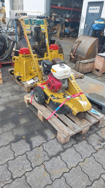 Sonstiges Baumstumpffräse RG13 - Измельчитель пней: фото 1 Sonstiges Baumstumpffräse RG13 - Измельчитель пней: фото 1