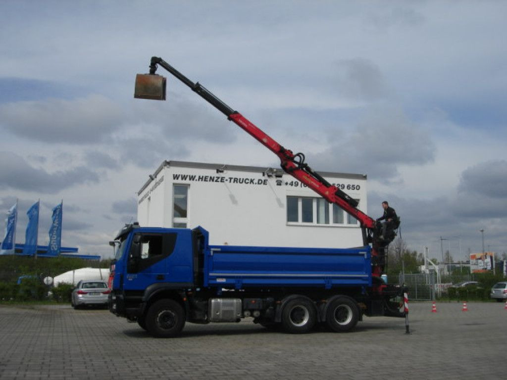 Iveco TRACKER 260T50 6x4 3-Achs Kipper Heckkran Espilo - Автоманипулятор, Самосвал: фото 1 Iveco TRACKER 260T50 6x4 3-Achs Kipper Heckkran Espilo - Автоманипулятор, Самосвал: фото 1