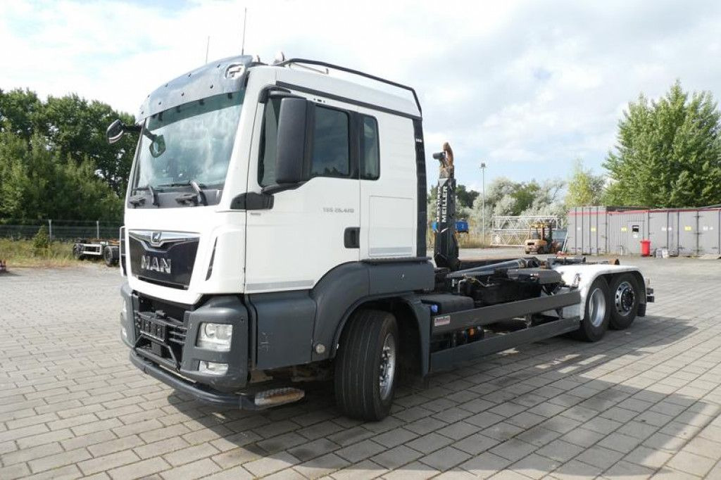 MAN TG-S 26.420/6x2 Abrollkipper - Крюковой мультилифт: фото 2 MAN TG-S 26.420/6x2 Abrollkipper - Крюковой мультилифт: фото 2