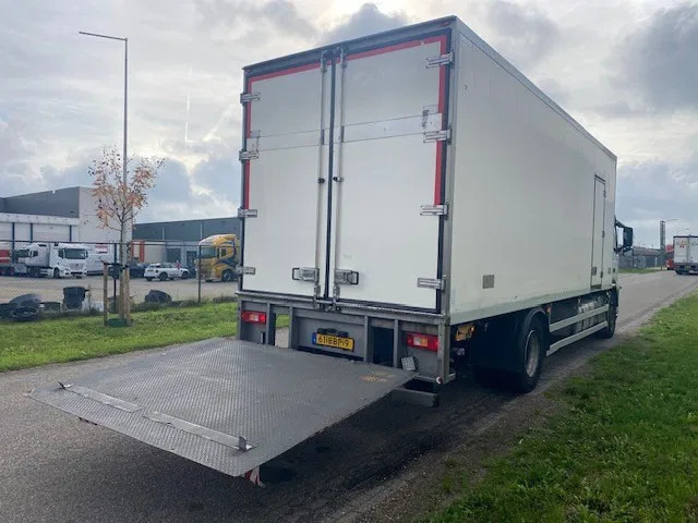 Volvo FM 330 koel vries 2 temperaturen ,CARRIER,met tussenwand, zijdeur en laadklep - Рефрижератор: фото 3 Volvo FM 330 koel vries 2 temperaturen ,CARRIER,met tussenwand, zijdeur en laadklep - Рефрижератор: фото 3