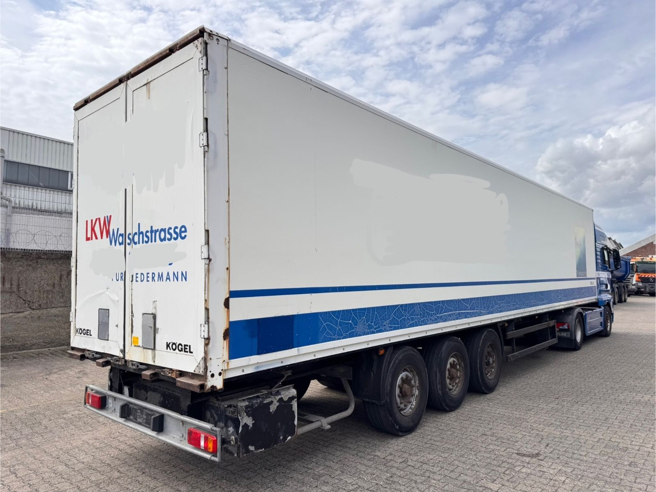 Kögel SPKH 24 Koffer 3-Achser - Полуприцеп-фургон: фото 5 Kögel SPKH 24 Koffer 3-Achser - Полуприцеп-фургон: фото 5