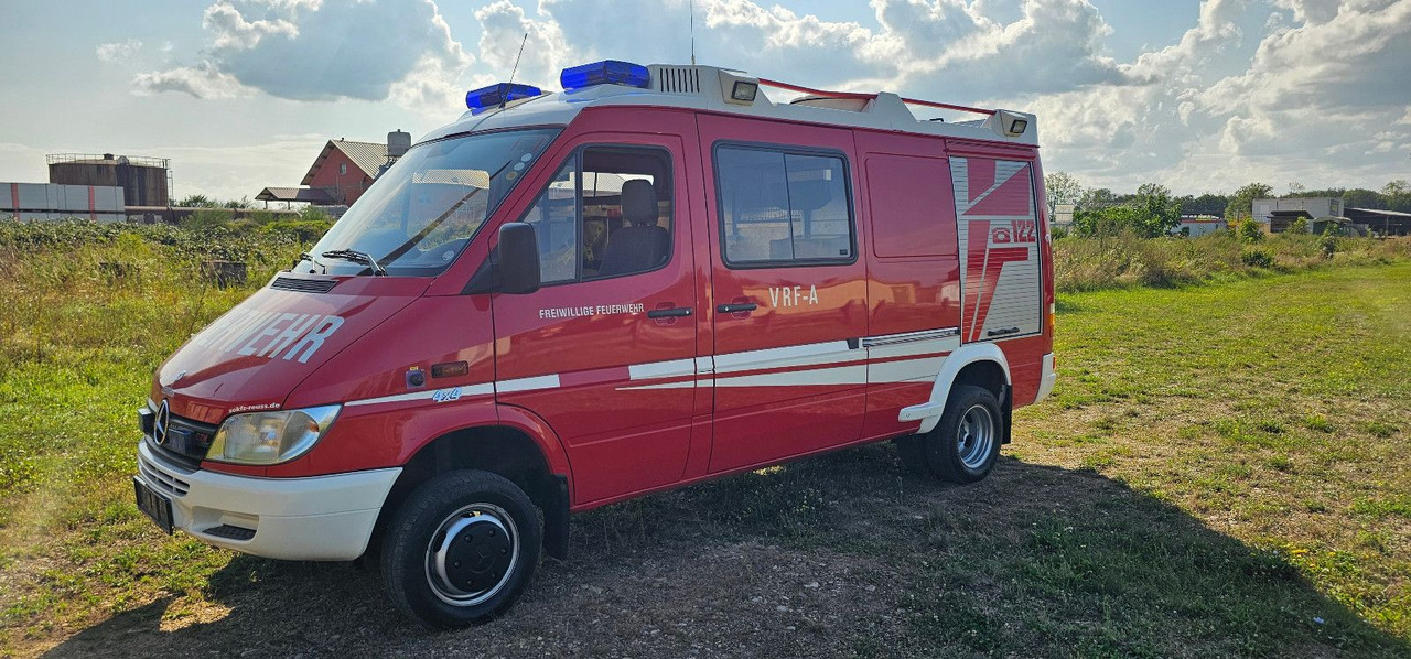 Mercedes-Benz Allrad Sprinter 416 Feuerwehr 4x4 VAN - Коммерческий автомобиль: фото 3 Mercedes-Benz Allrad Sprinter 416 Feuerwehr 4x4 VAN - Коммерческий автомобиль: фото 3