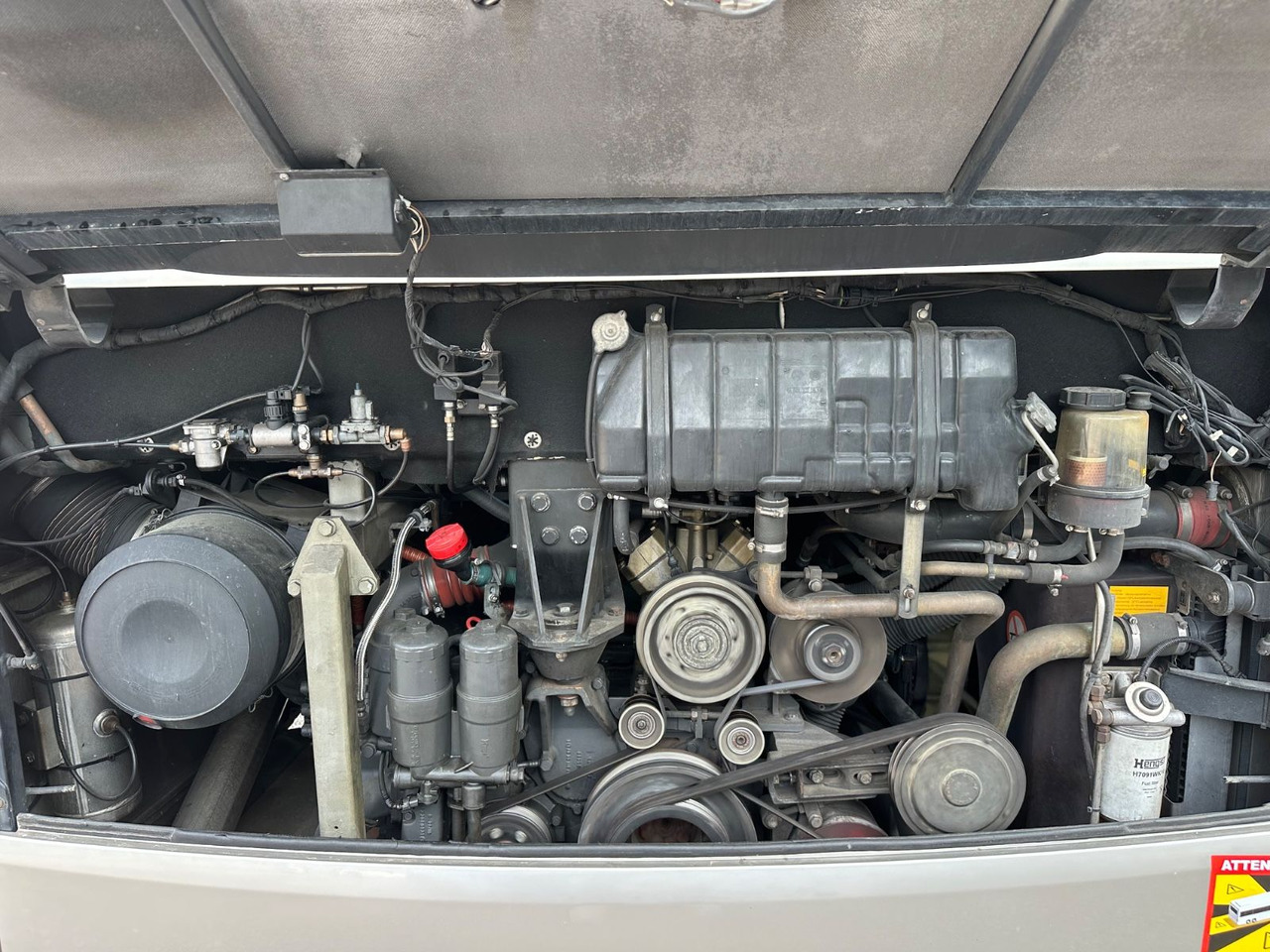 Setra S 415 UL GT (Motor neu*TOP) - Пригородный автобус: фото 4 Setra S 415 UL GT (Motor neu*TOP) - Пригородный автобус: фото 4