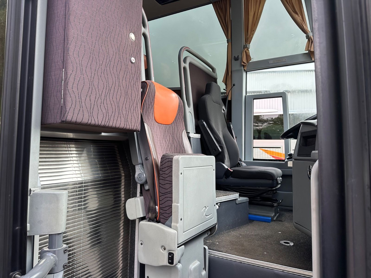 Туристический автобус Vanhool TX17 Astron (TOP*57 Sitze) 417 HDH/ 517 HDH: фото 14 Туристический автобус Vanhool TX17 Astron (TOP*57 Sitze) 417 HDH/ 517 HDH: фото 14