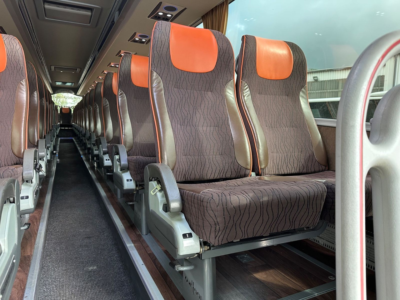 Туристический автобус Vanhool TX17 Astron (TOP*57 Sitze) 417 HDH/ 517 HDH: фото 8 Туристический автобус Vanhool TX17 Astron (TOP*57 Sitze) 417 HDH/ 517 HDH: фото 8