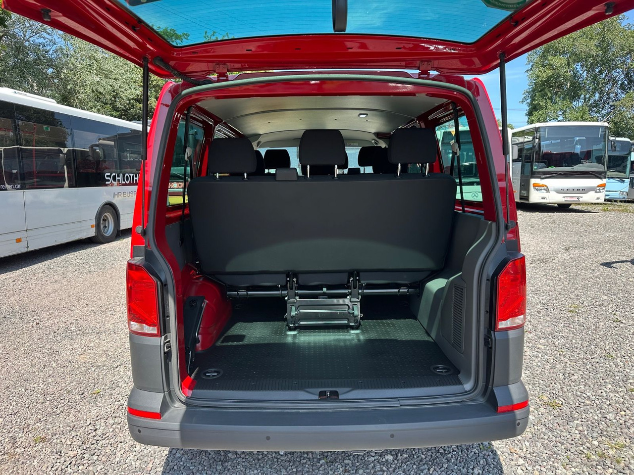 Volkswagen T6 Kombi (PDC Hi*ACC*StandHz*9 Sitzer*AC) - Пассажирский фургон: фото 4 Volkswagen T6 Kombi (PDC Hi*ACC*StandHz*9 Sitzer*AC) - Пассажирский фургон: фото 4